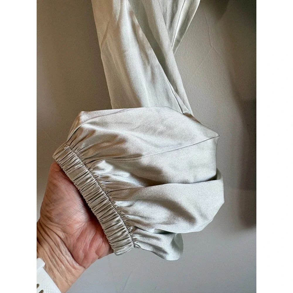 Maggie Ward 100% Washable Silk Jogger Lounge Capri Pants Champagne Silver Small